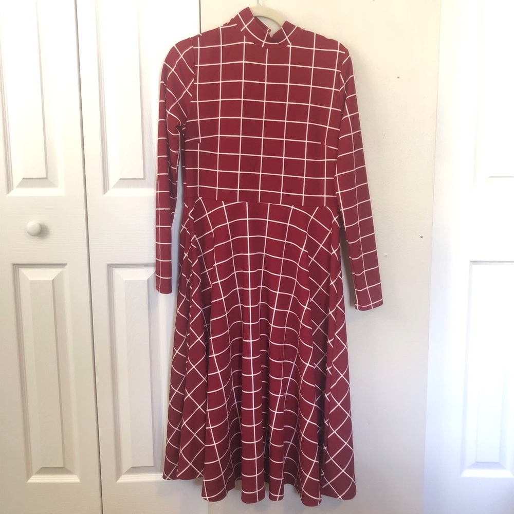 Burgundy + white checkered long sleeve midi dress
